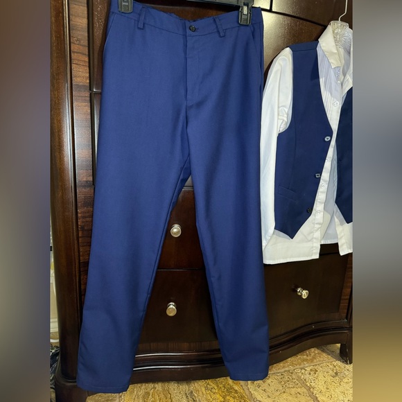 Boys 3 piece suit, size 14 - Picture 2 of 11